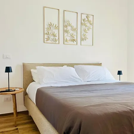דירה Elegant Penthouse Near